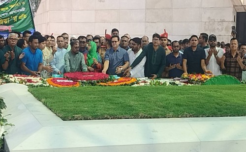 মহান স্বাধীনতা ও জাতীয় দিবস উপলক্ষ্যে মহান স্বাধীনতার ঘোষক ও সাবেক রাষ্ট্রপতি শহীদ জিয়াউর রহমান বীর উত্তম এর মাজার এবং সাবেক প্রধানমন্ত্রী মরহুমা দেশনেত্রী বেগম খালেদা জিয়ার কবরে পুস্পস্তবক অর্পণ ও ফাতেহা পাঠ করেন  🌾🌾🇧🇩